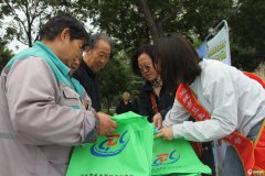 “外卖小哥”获聘担任食物平安监视员